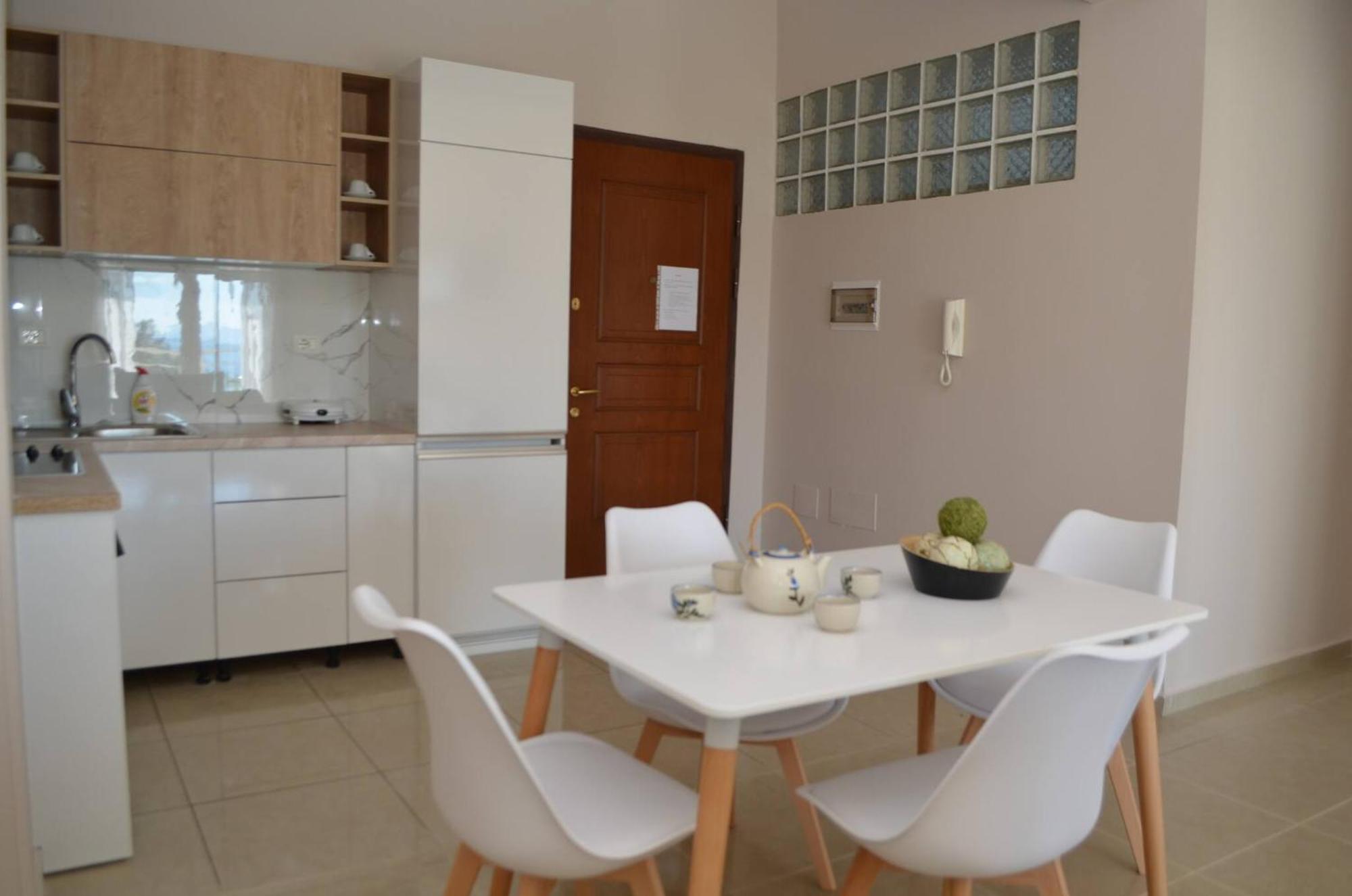 Saint Tropez Apartment Саранда Экстерьер фото