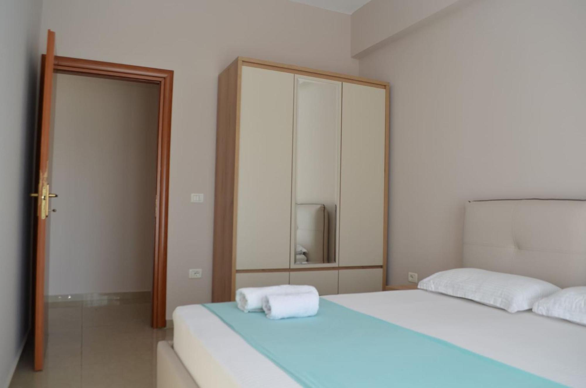Saint Tropez Apartment Саранда Экстерьер фото