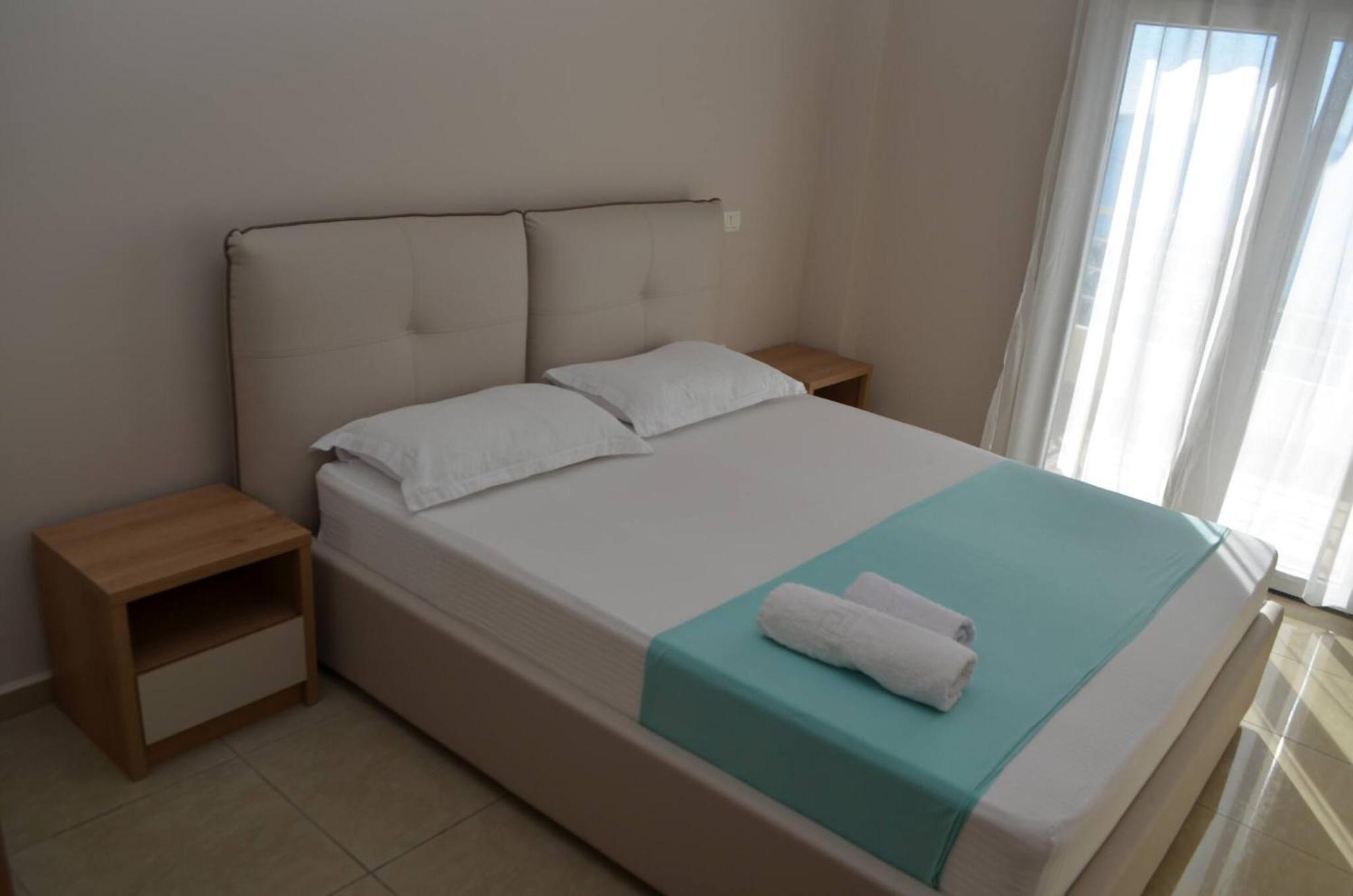 Saint Tropez Apartment Саранда Экстерьер фото