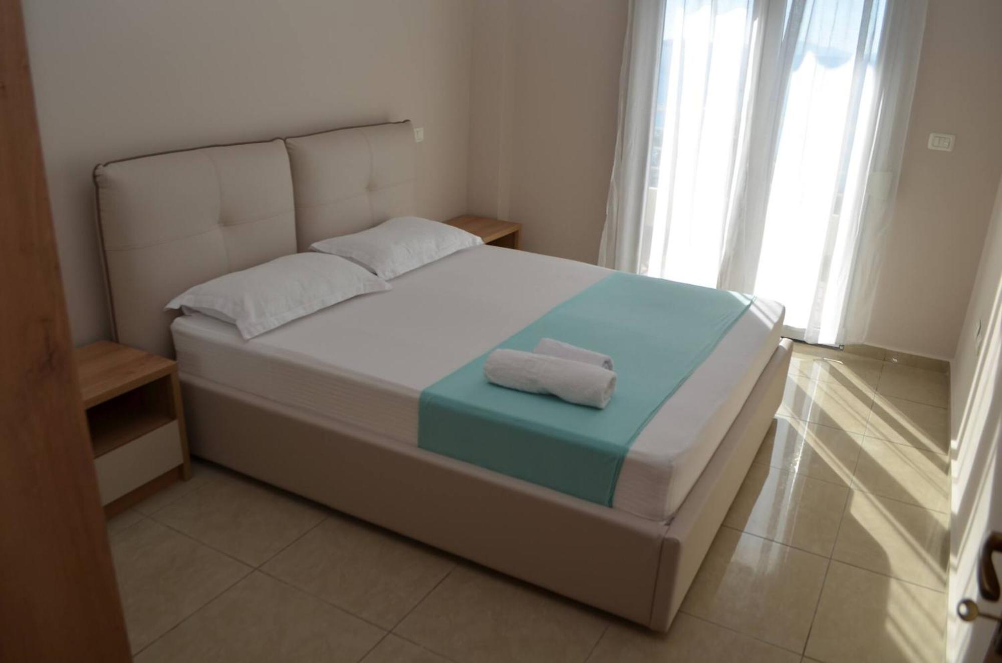 Saint Tropez Apartment Саранда Экстерьер фото