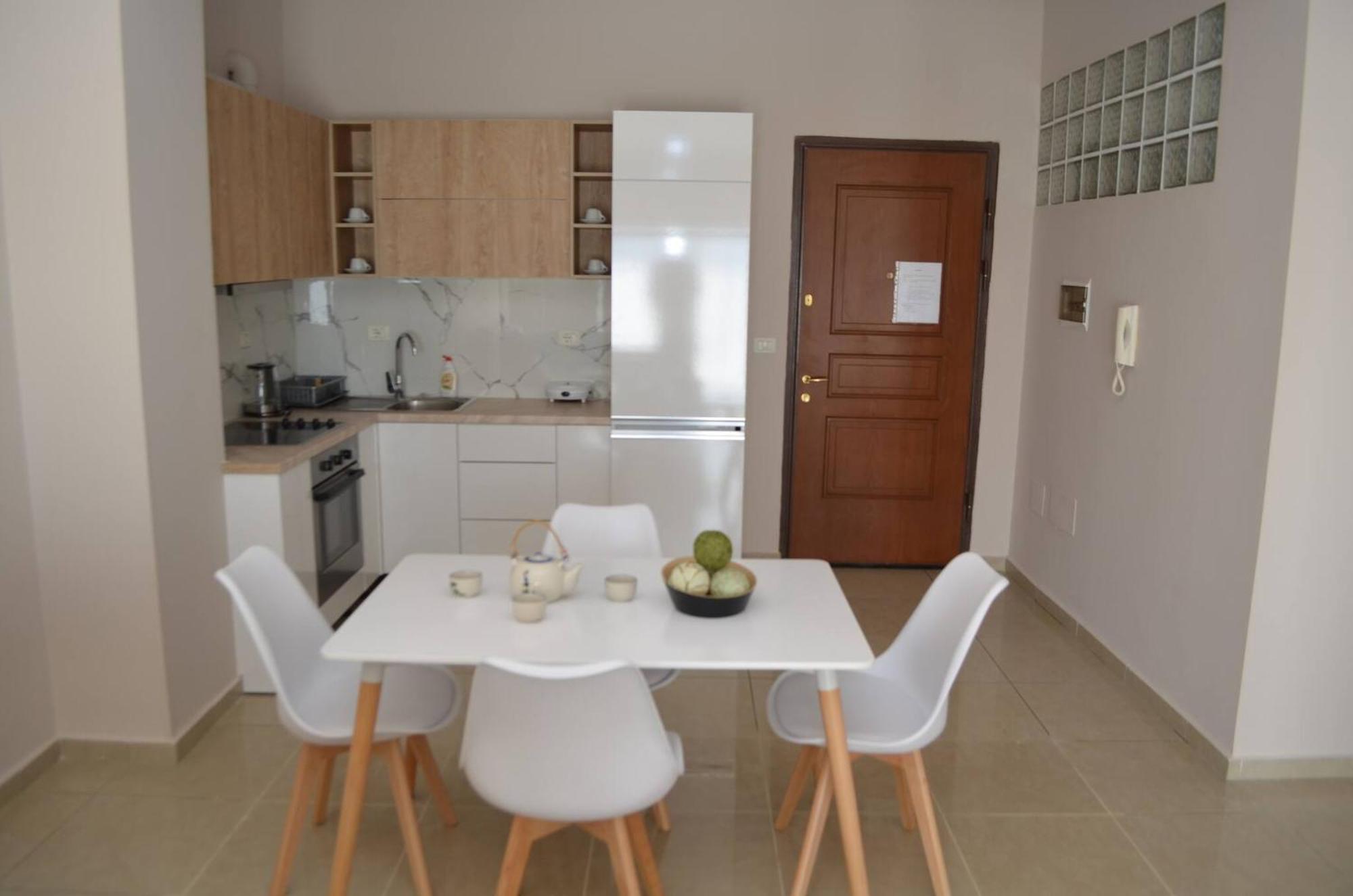 Saint Tropez Apartment Саранда Экстерьер фото