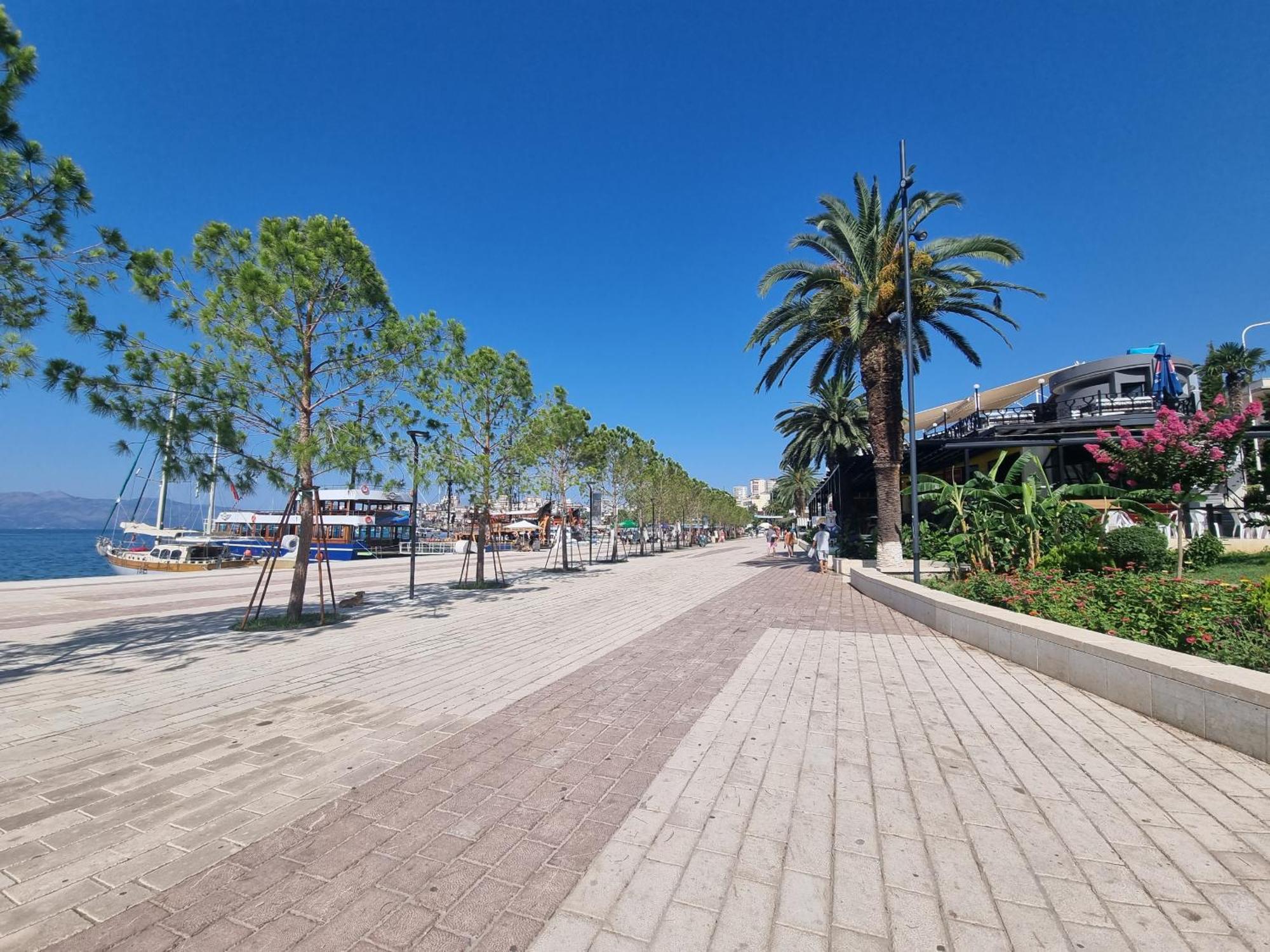 Saint Tropez Apartment Саранда Экстерьер фото
