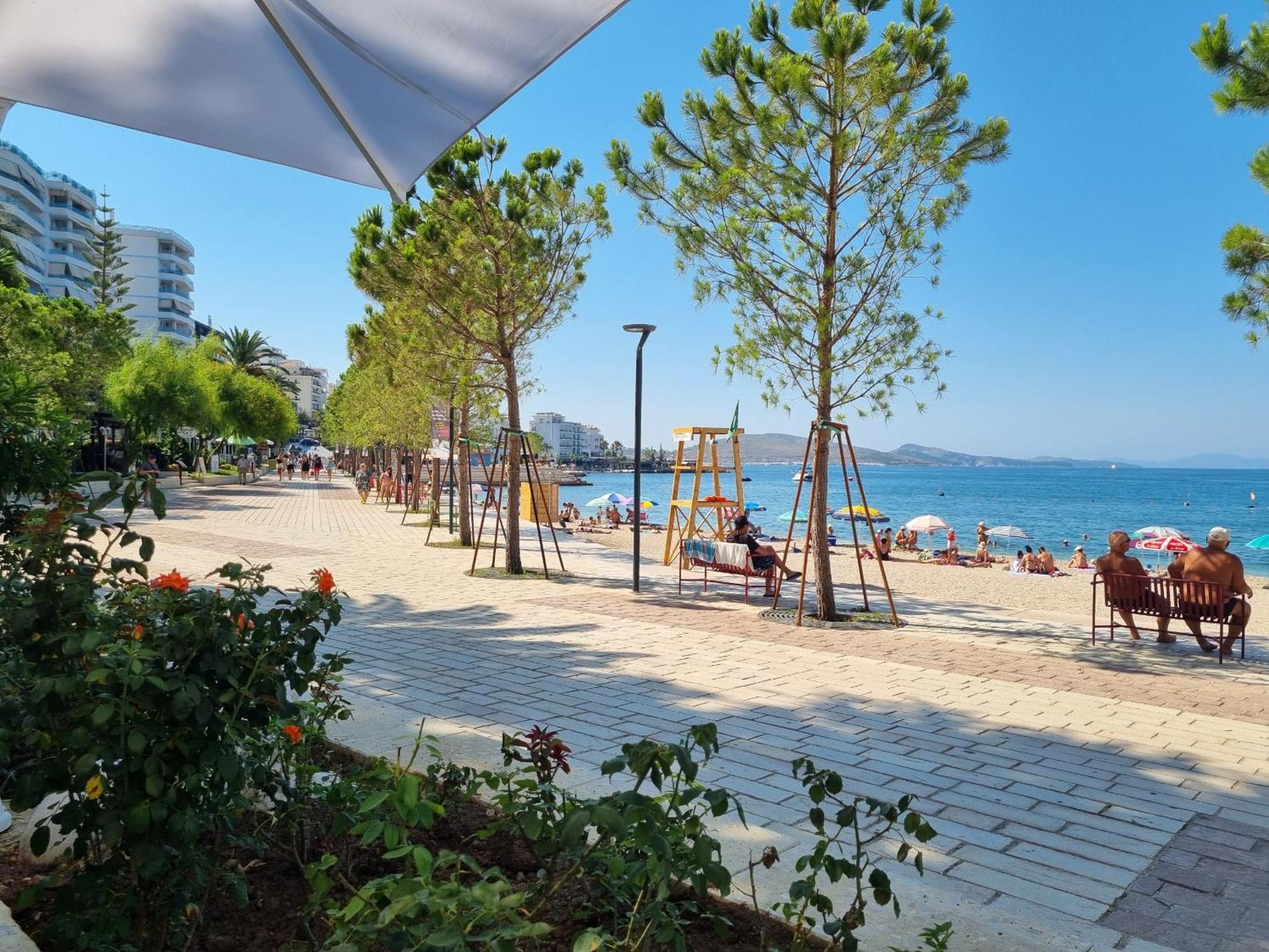 Saint Tropez Apartment Саранда Экстерьер фото